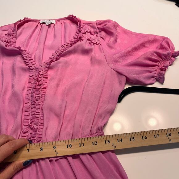 Current Air Pink Embossed Ruffle Mini Dress Size Small - Picture 9 of 10